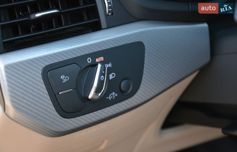 Седан Audi A4 2018 в Киеве