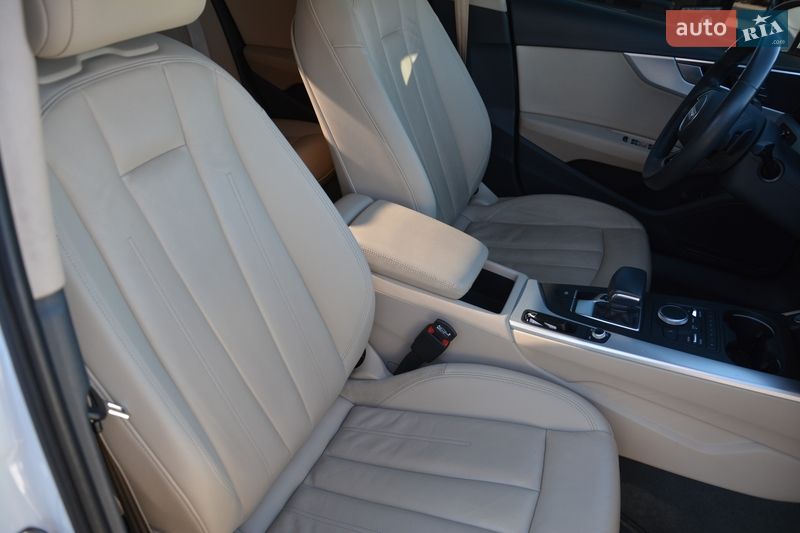 Седан Audi A4 2018 в Киеве