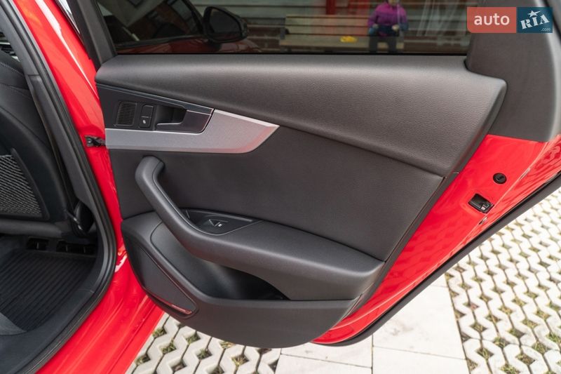 Седан Audi A4 2016 в Самборе