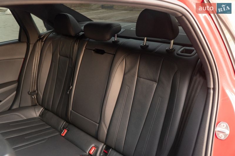 Седан Audi A4 2016 в Самборе