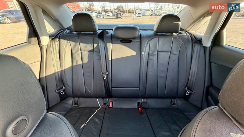 Седан Audi A4 2018 в Києві