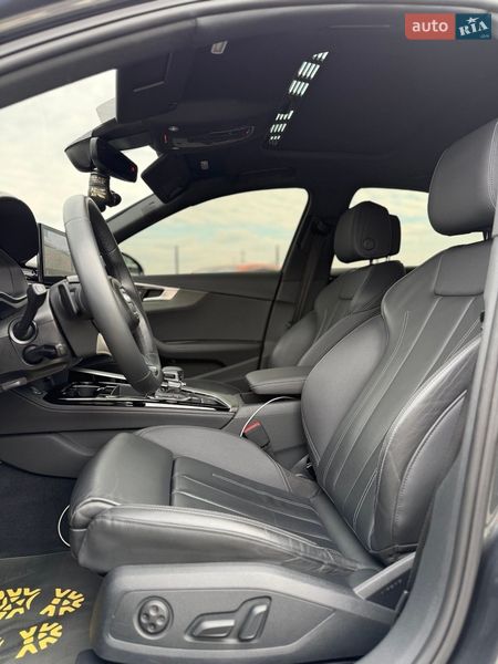 Седан Audi A4 2023 в Мукачевому