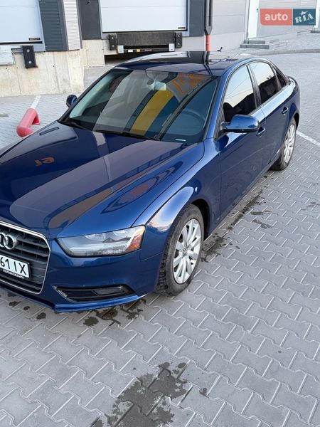 Седан Audi A4 2013 в Львові