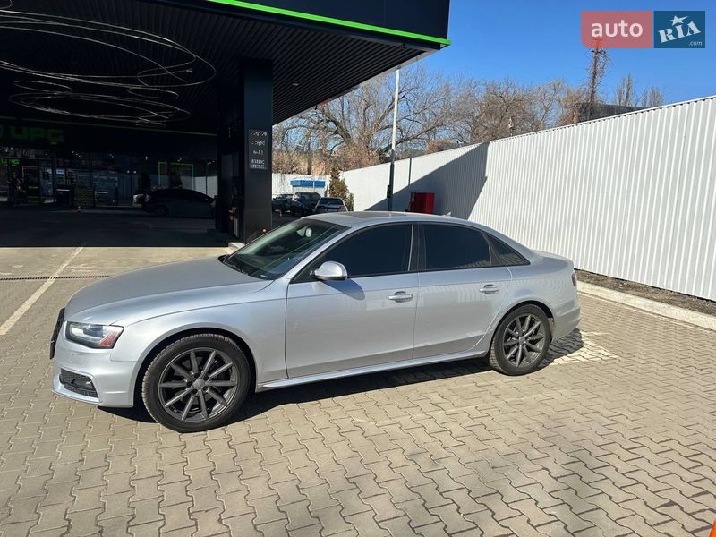 Седан Audi A4 2015 в Киеве
