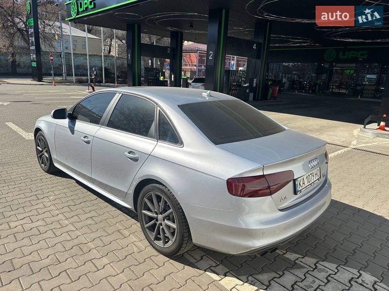 Седан Audi A4 2015 в Киеве