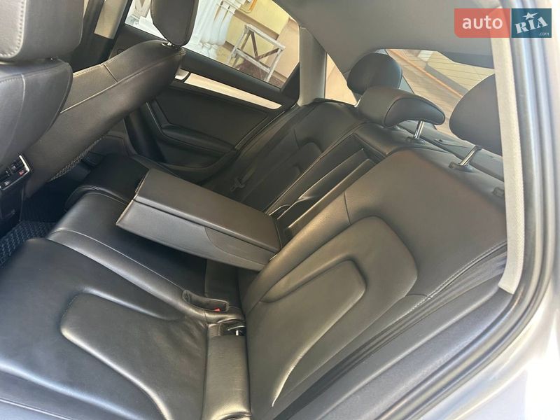 Седан Audi A4 2015 в Киеве