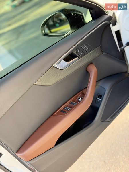 Седан Audi A4 2018 в Запорожье