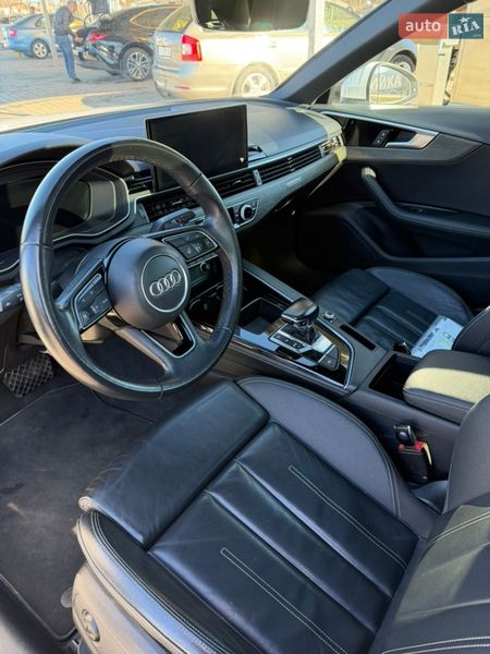 Седан Audi A4 2022 в Полтаві