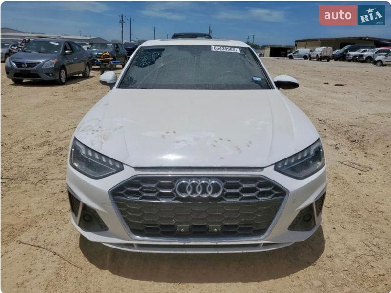 Седан Audi A4 2022 в Полтаві