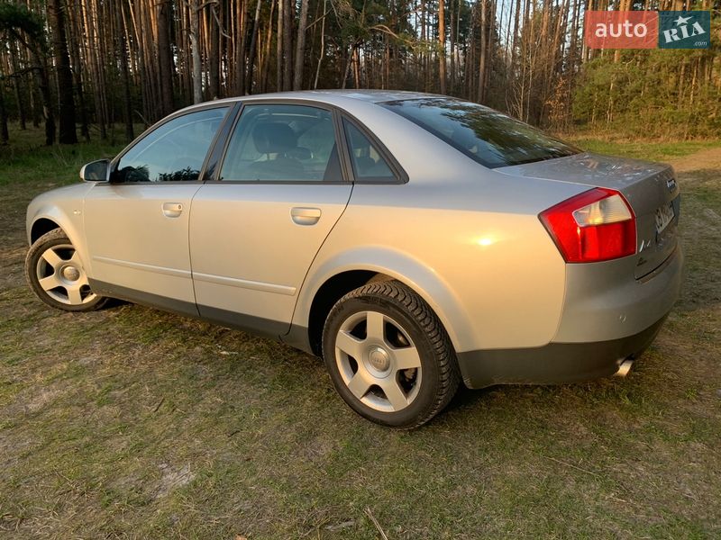 Седан Audi A4 2002 в Ичне