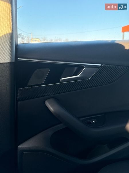 Седан Audi A4 2023 в Золочеве