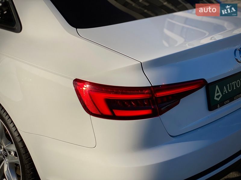 Седан Audi A4 2016 в Киеве