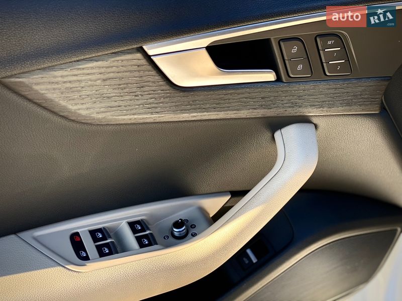 Седан Audi A4 2016 в Киеве