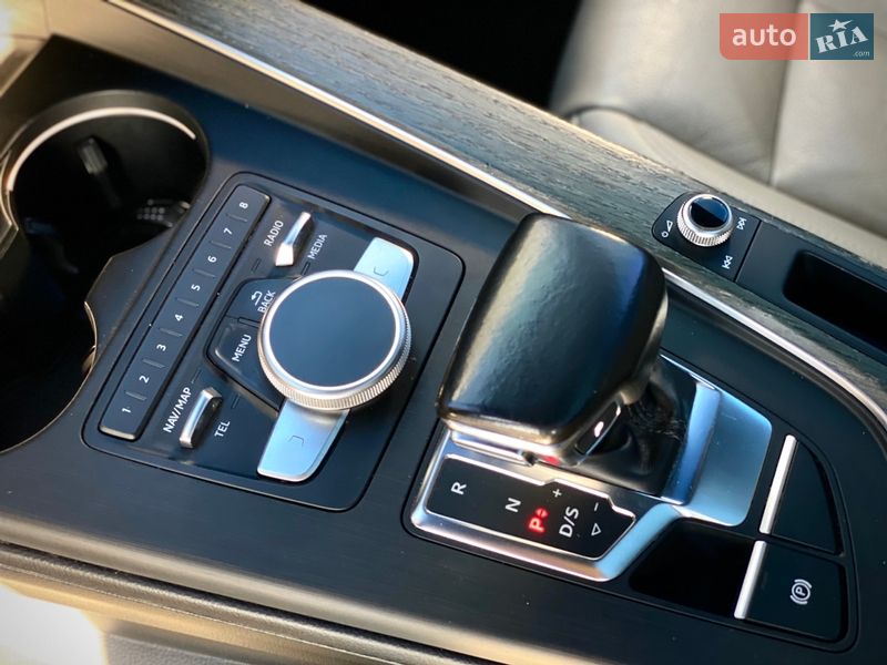 Седан Audi A4 2016 в Киеве