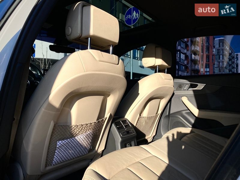 Седан Audi A4 2016 в Киеве