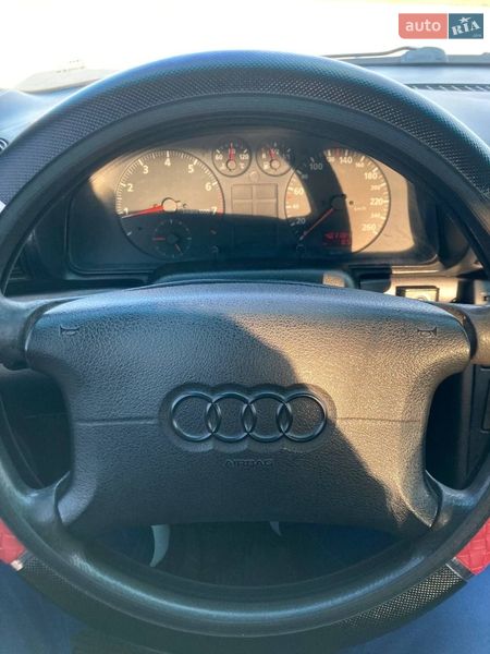 Седан Audi A4 1995 в Здолбуніві