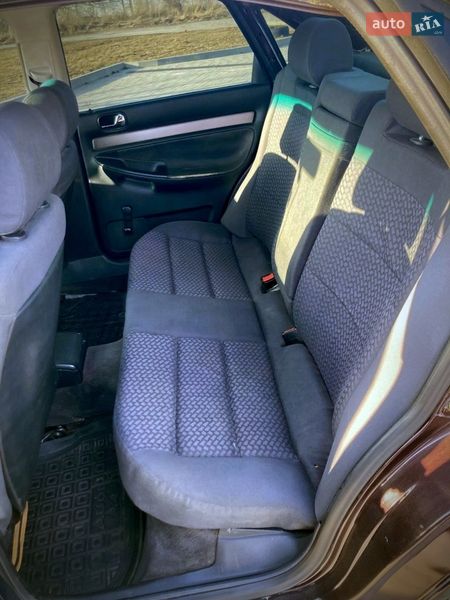 Седан Audi A4 1995 в Здолбуніві