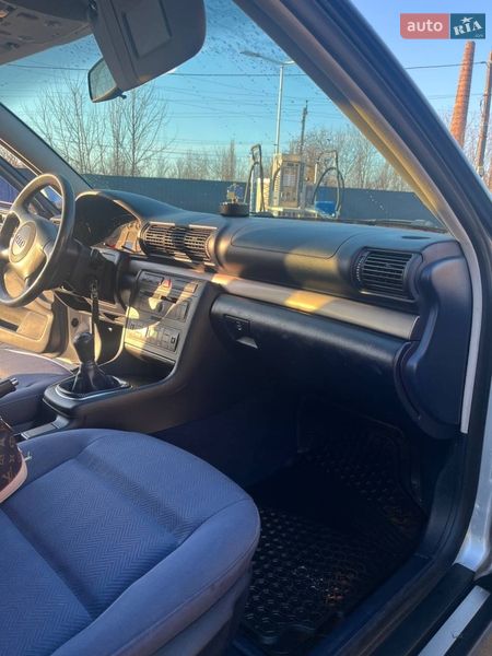 Універсал Audi A4 2001 в Бару