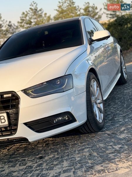 Седан Audi A4 2012 в Днепре