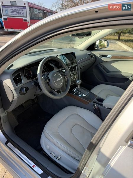 Седан Audi A4 2014 в Кременчуці