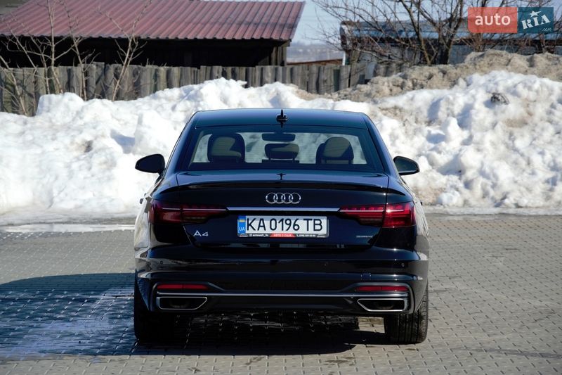 Седан Audi A4 2023 в Житомирі
