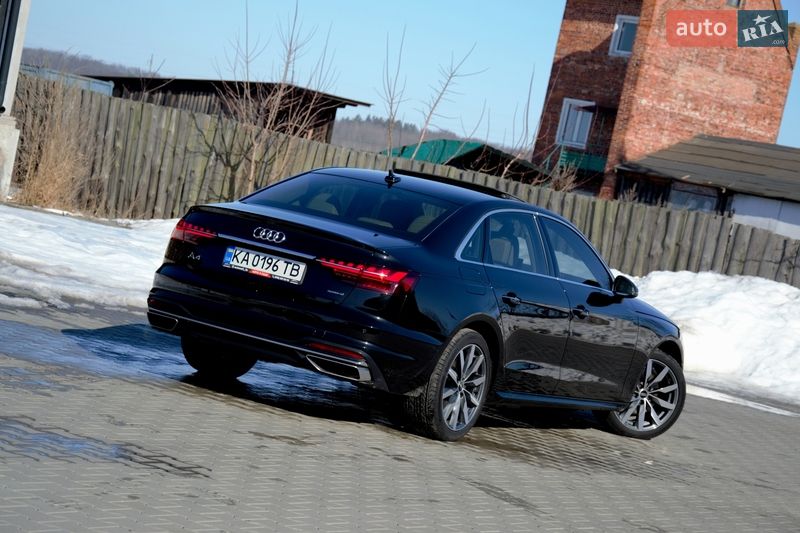 Седан Audi A4 2023 в Житомирі