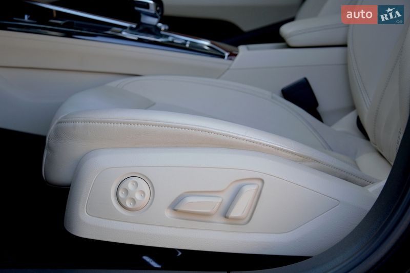 Седан Audi A4 2023 в Житомирі