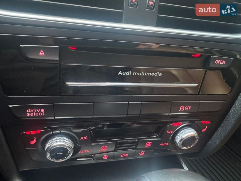 Седан Audi A4 2014 в Стрию