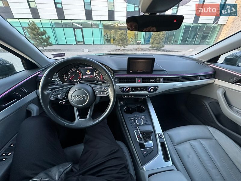 Седан Audi A4 2018 в Хмельницком