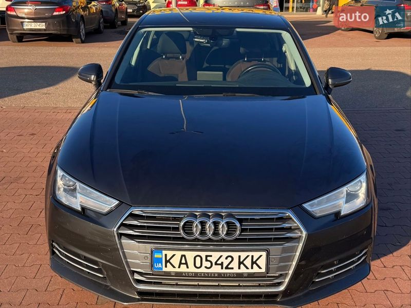 Седан Audi A4 2017 в Ровно