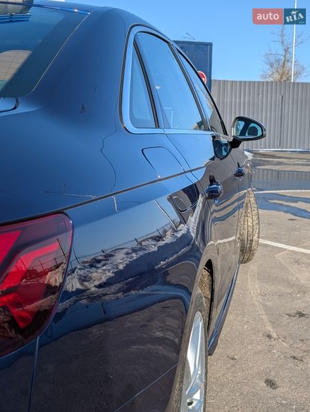 Седан Audi A4 2020 в Чернигове