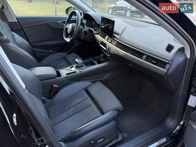 Седан Audi A4 2021 в Киеве