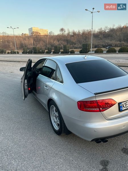 Седан Audi A4 2011 в Днепре