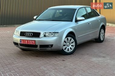Седан Audi A4 2004 в Сарнах