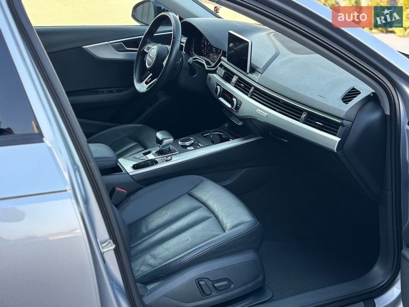 Седан Audi A4 2015 в Дубно