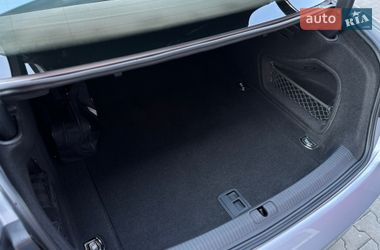 Седан Audi A4 2015 в Дубно