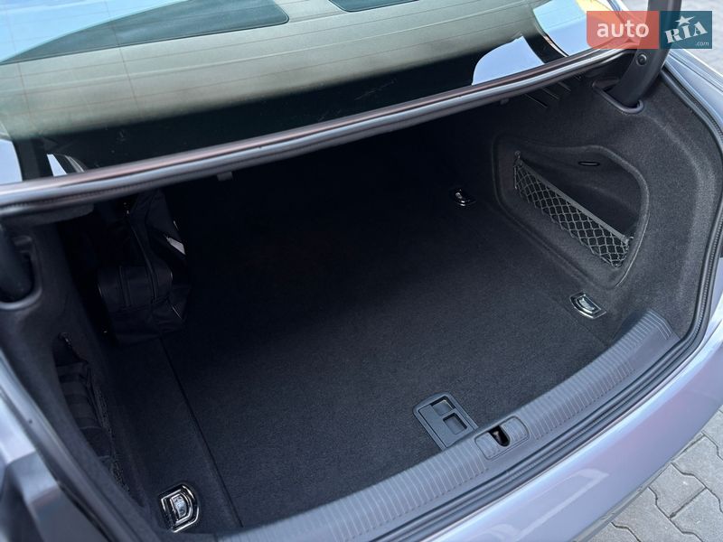 Седан Audi A4 2015 в Дубно