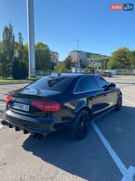Седан Audi A4 2015 в Ивано-Франковске