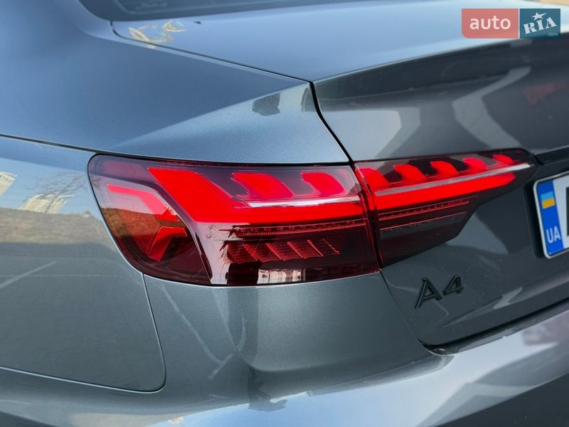 Седан Audi A4 2021 в Киеве