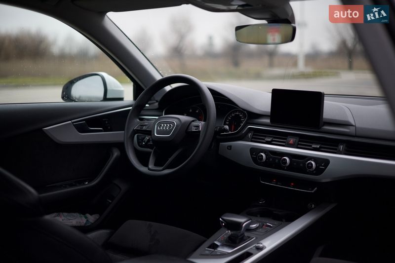 Универсал Audi A4 2017 в Одессе