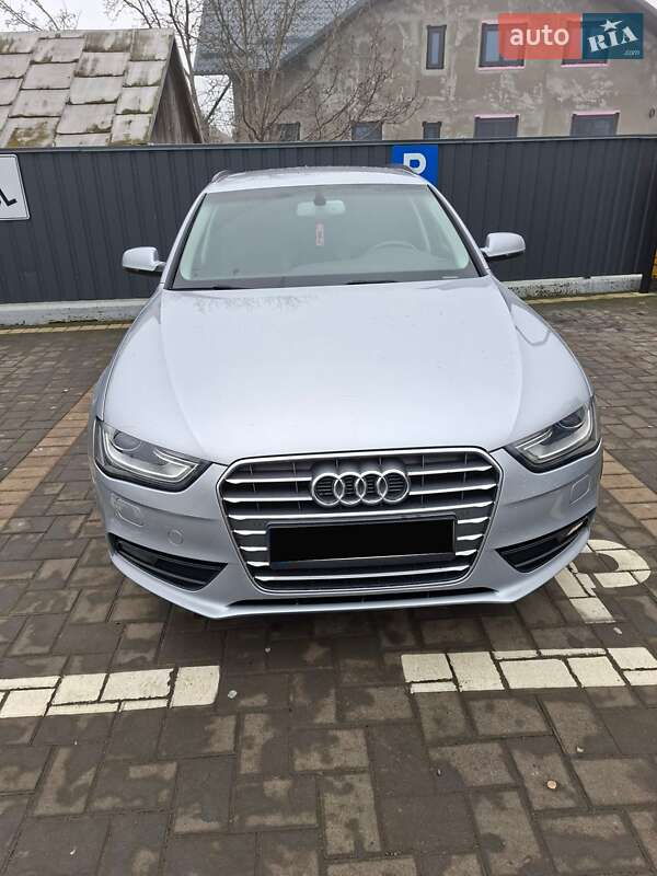 Універсал Audi A4 2014 в Чернівцях