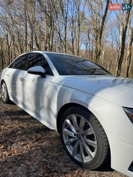 Седан Audi A4 2021 в Львове