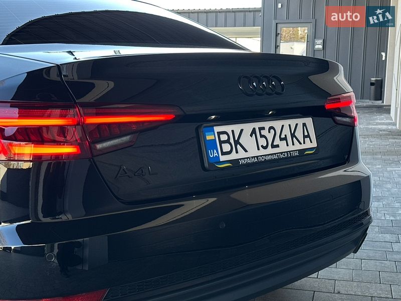 Седан Audi A4 2017 в Рівному