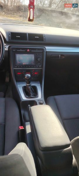Седан Audi A4 2006 в Хороле