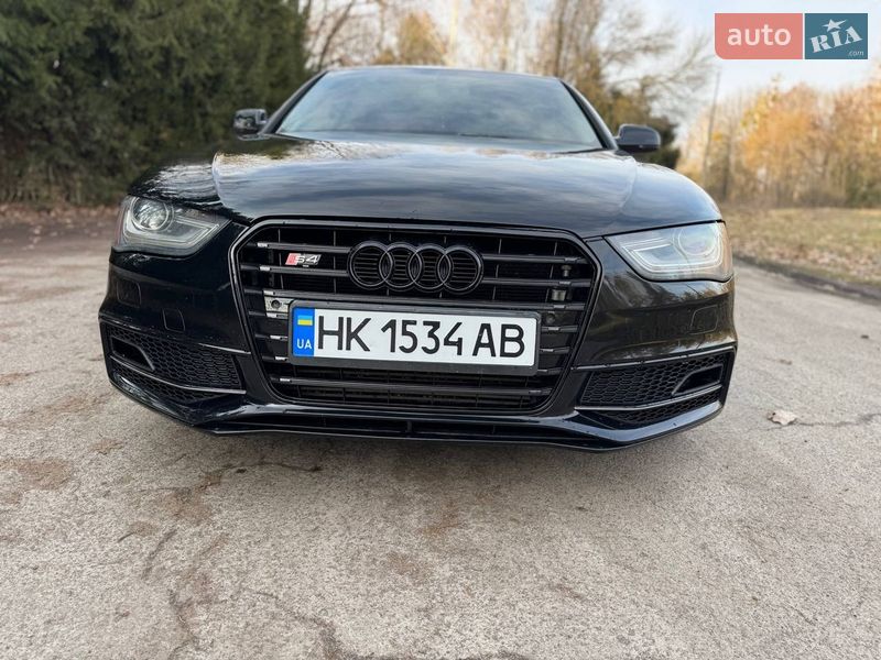 Седан Audi A4 2014 в Винниках