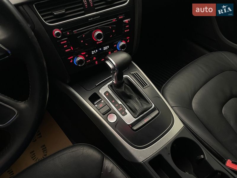 Седан Audi A4 2013 в Києві