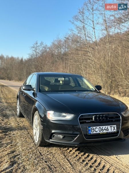 Седан Audi A4 2013 в Бобрке