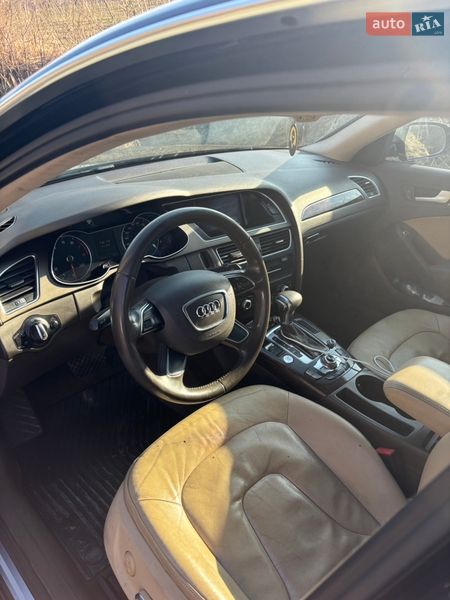 Седан Audi A4 2013 в Бобрке