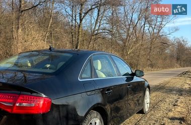 Седан Audi A4 2013 в Бобрке