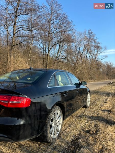 Седан Audi A4 2013 в Бобрке